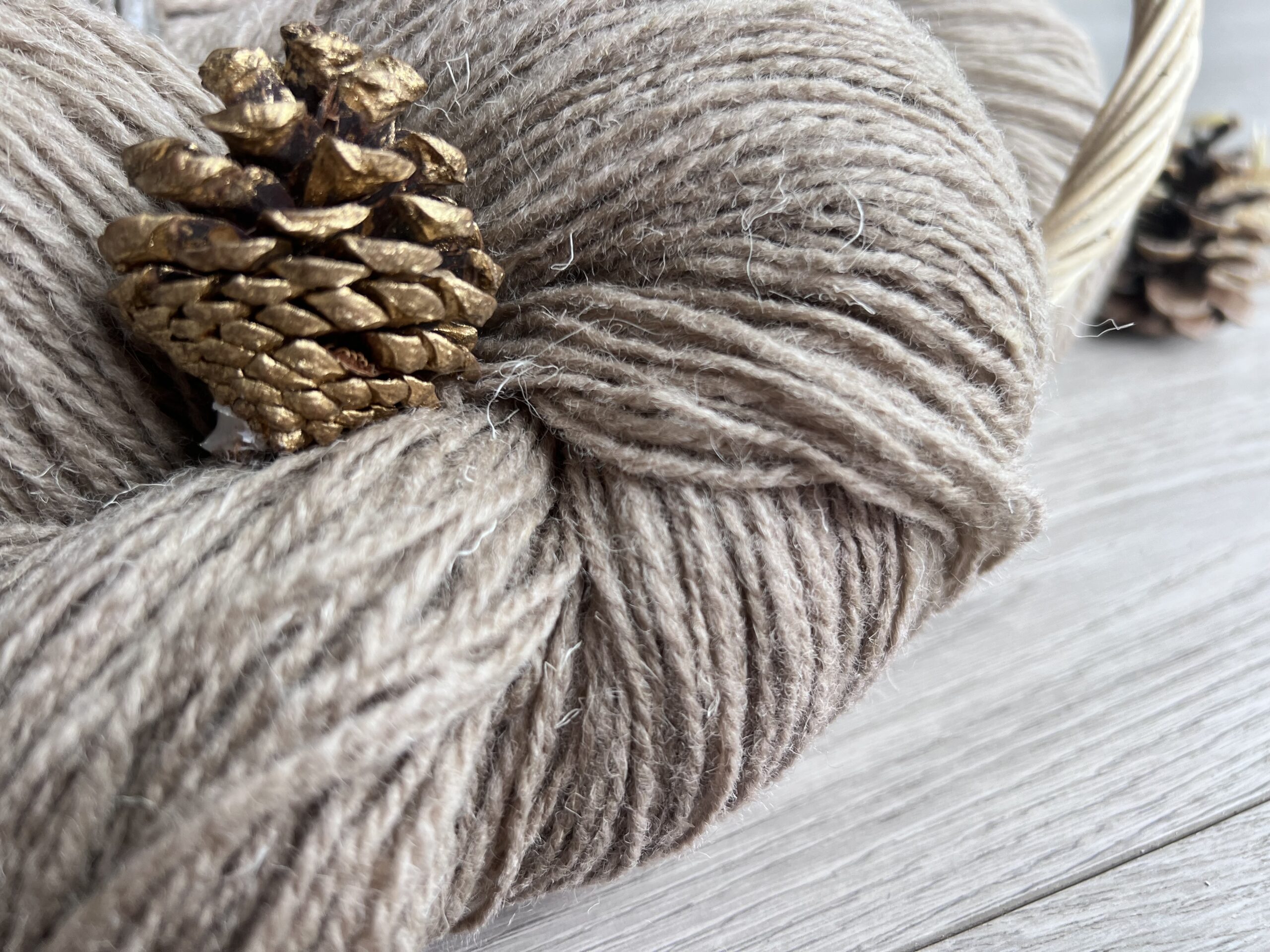 50% sheep wool, 50% dog wool yarn 1 kg – BROWN, WoolLando