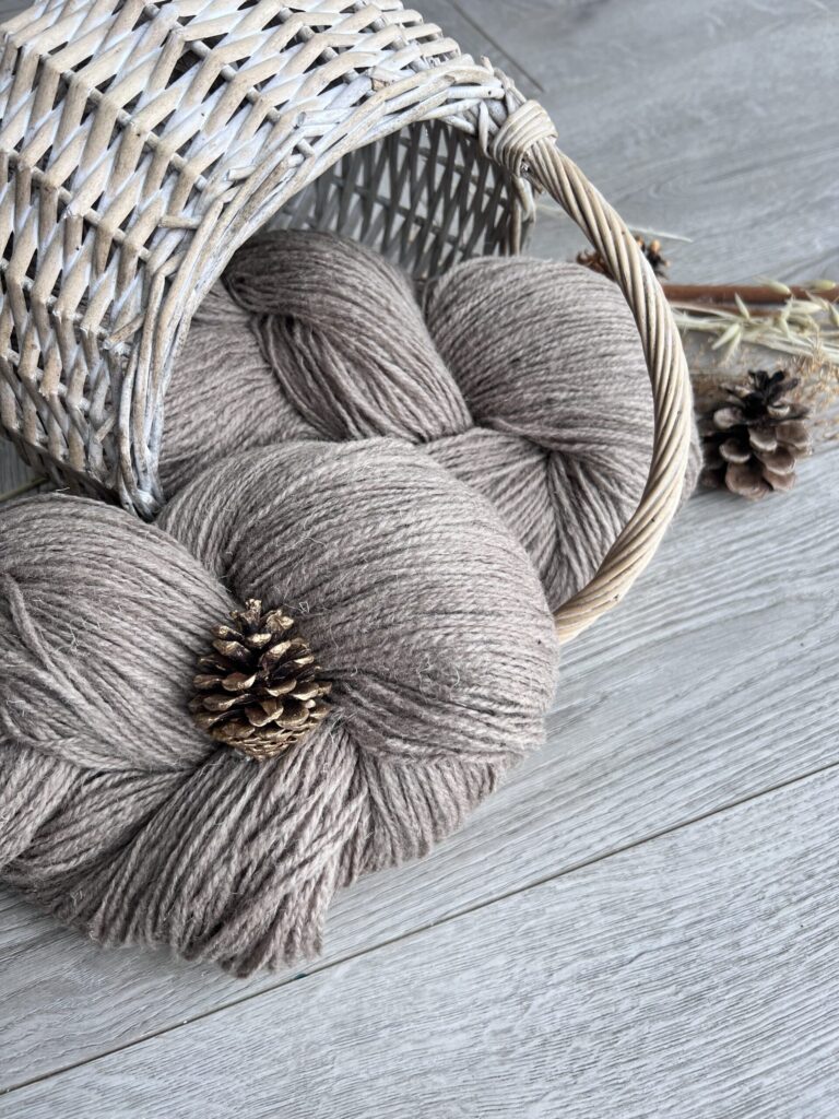 Sheep wool yarn 1 kg – BROWN, WoolLando