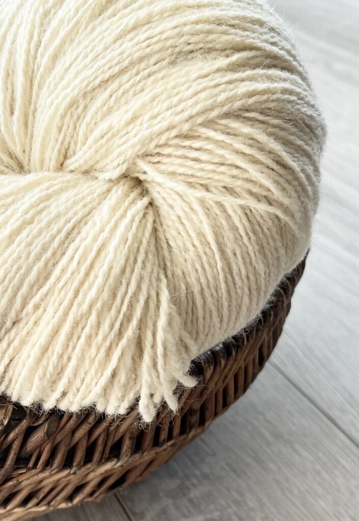 Sheep wool yarn 1 kg – WHITE, WoolLando