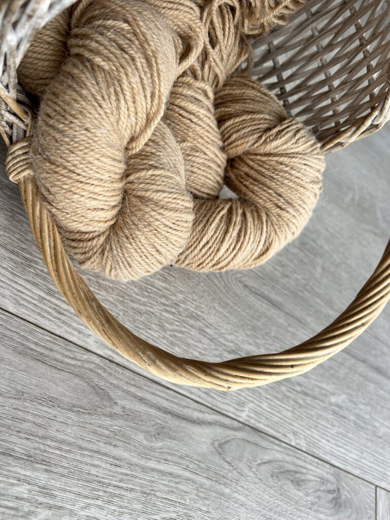 Alpaca wool yarn 100 g – SAND, WoolLando